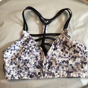 🌸Victoria’s Secret sports bra🌸